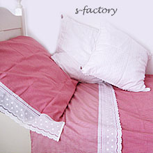 Beautiful bedding and nightwear by Lot & Binc (Dromelot).